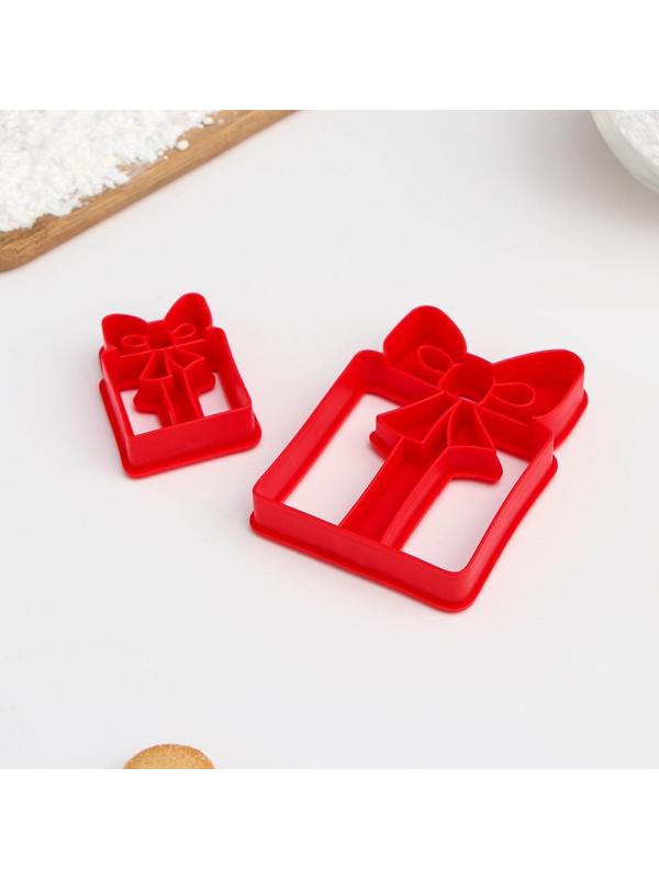 Форма для печенья «Подарок», вырубка, штамп, 8,5×6,5 см, 5,1×3,9 см, цвет красный