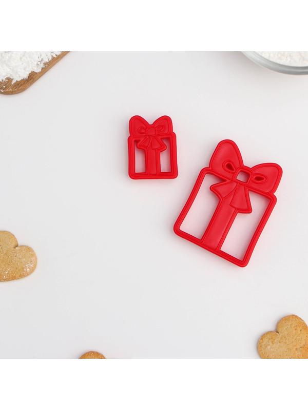 Форма для печенья «Подарок», вырубка, штамп, 8,5×6,5 см, 5,1×3,9 см, цвет красный