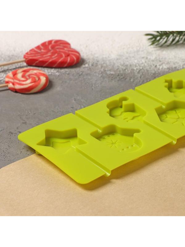 Форма для леденцов Доляна «Новогодний подарок», 24×9,5 см, 6 ячеек, цвет зелёный