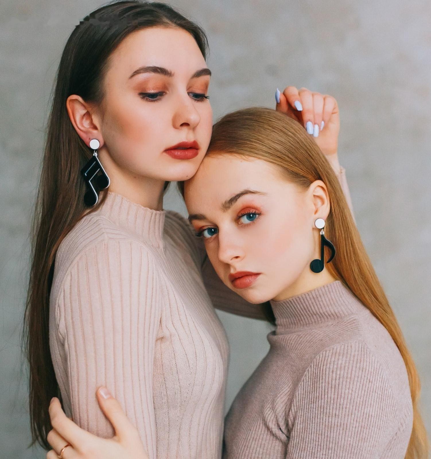 Серьги пластик 