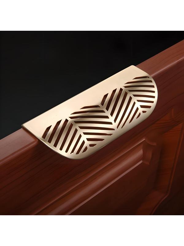 Ручка CAPPIO, м/о 96 мм, с узором, цвет матовое золото