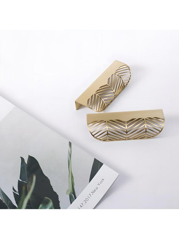 Ручка CAPPIO, м/о 96 мм, с узором, цвет матовое золото