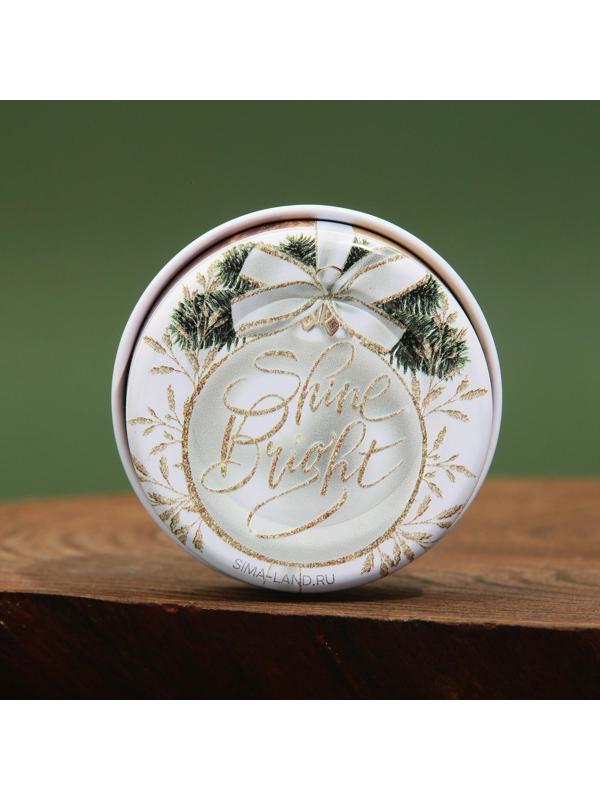 Новогодняя свеча в железной банке «Сказочного года», аромат еловые шишки, 4,5 х 4,5 х 2,5 см.