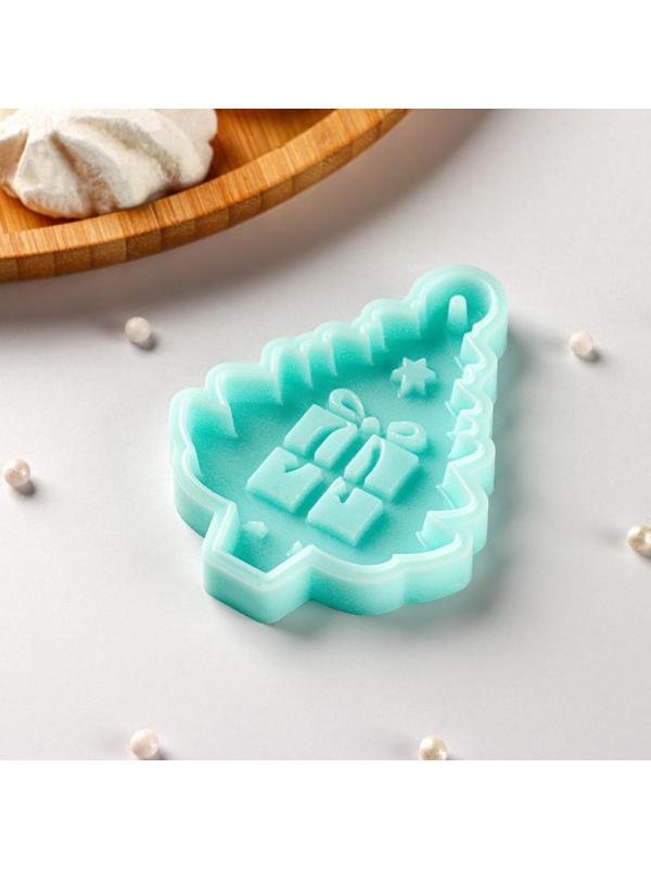 Силиконовый молд «Ёлочка с подарками», 8×5,8×0,8 см, цвет бирюзовый