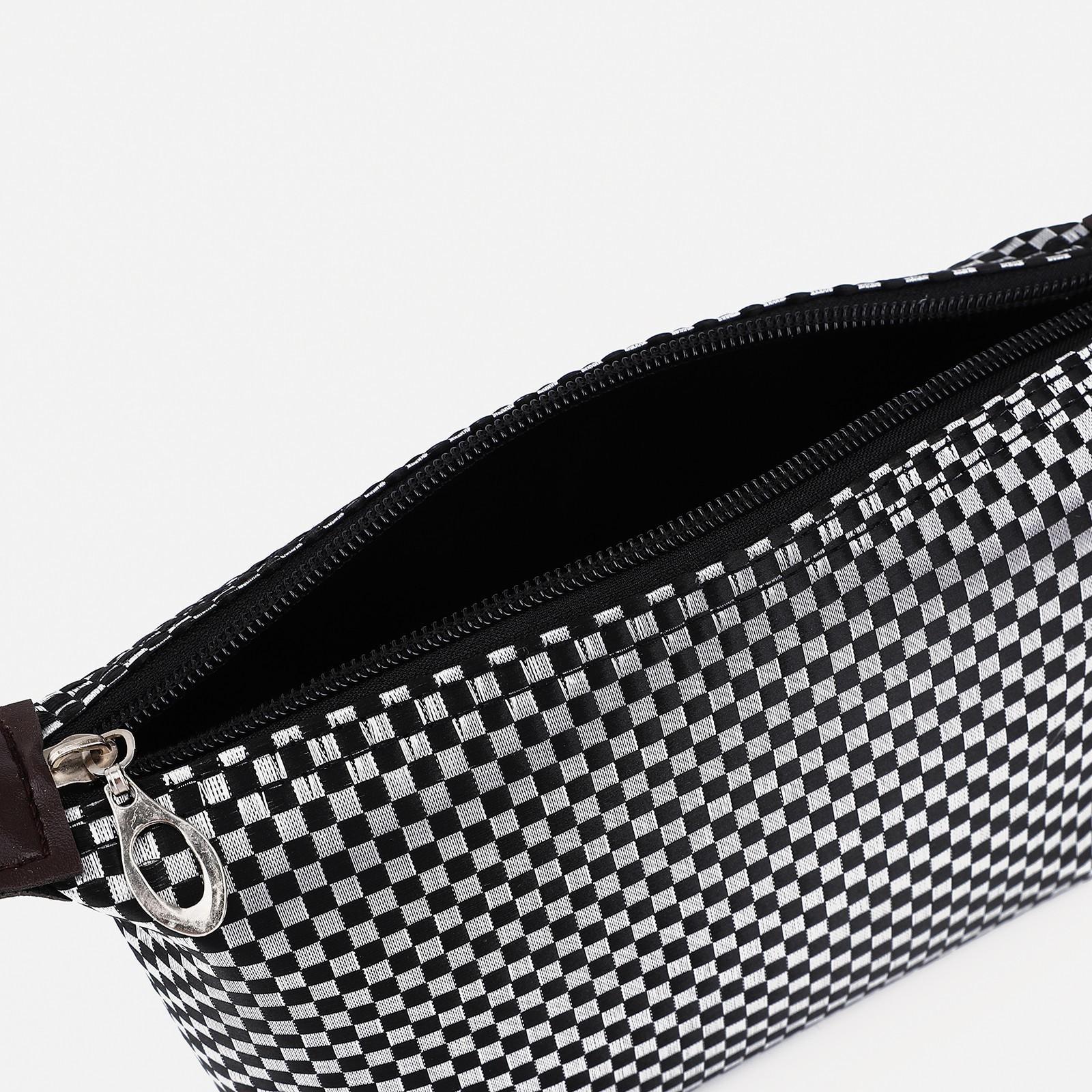 Косметичка на молнии, цвет чёрный