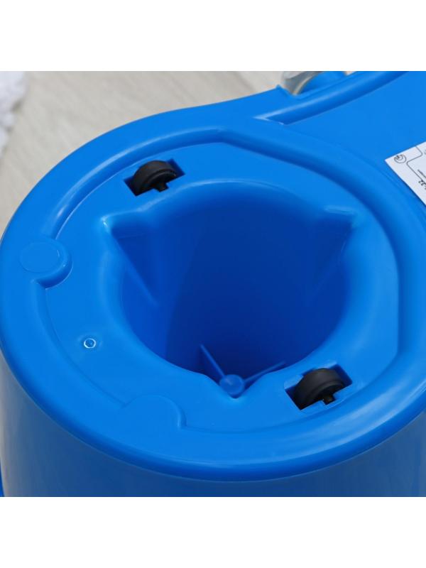 Швабра с отжимом и ведро с металлической центрифугой Доляна, 14 л, запасная насадка из микрофибры, колёсики, цвет МИКС