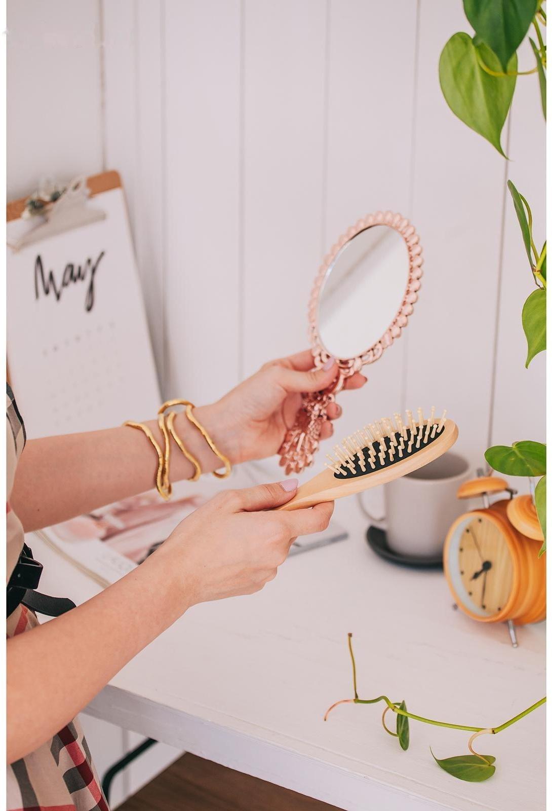 Расчёска массажная, деревянная, 5 × 22 см, цвет «светлое дерево»