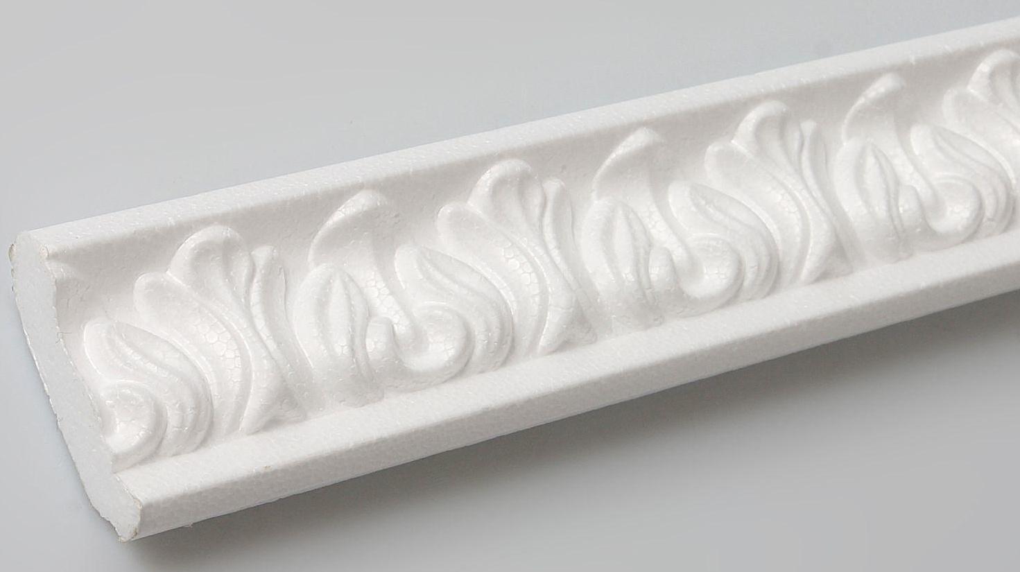 Плинтус потолочный резной 