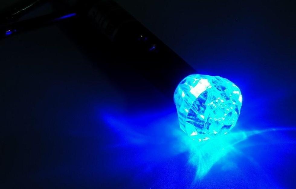 Лазерная указка, с карабином, 3 LED, 3 режима, 3 х 7.3 см, микс